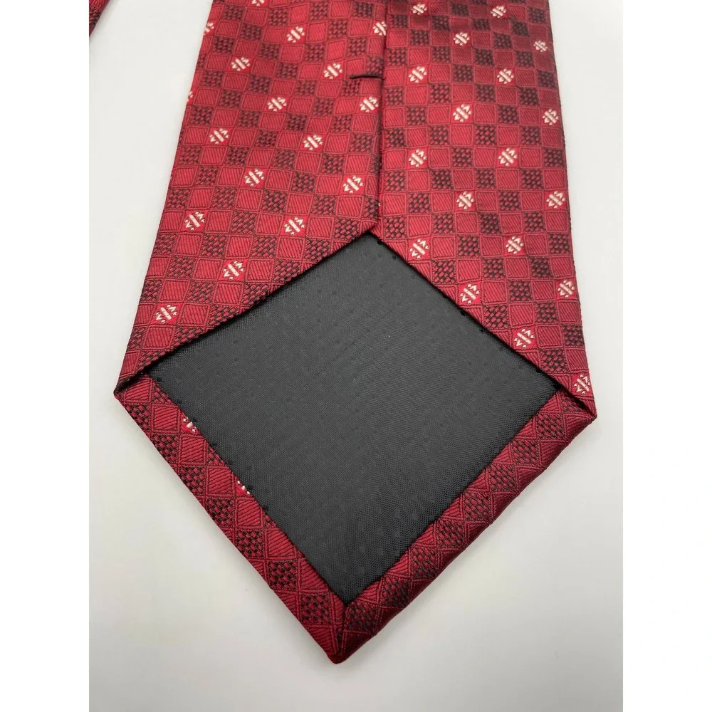 Croft & Barrow Mens Red Geometric Grid Silk Necktie Hand Made Classic Tie